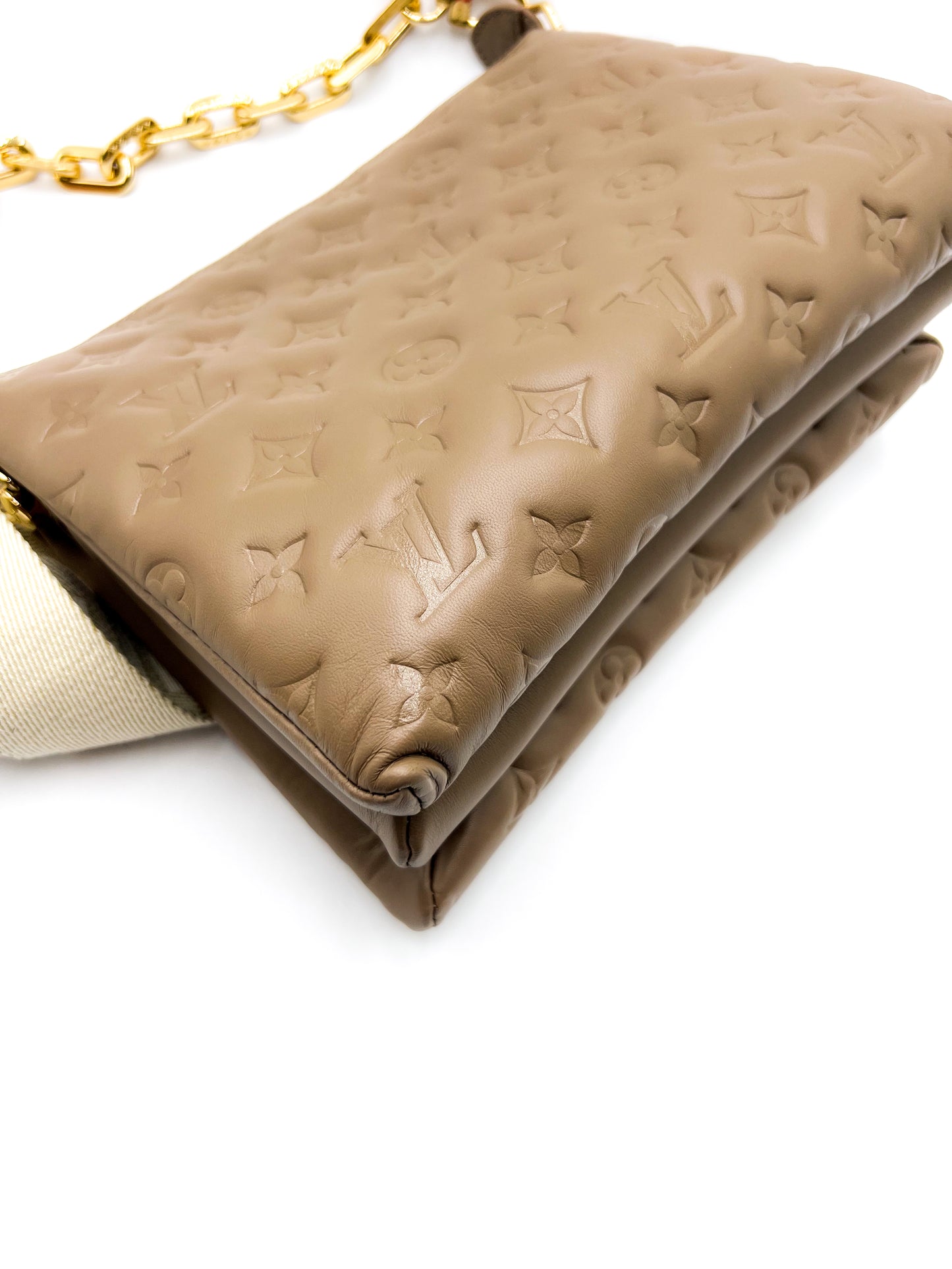 Louis Vuitton Coussin PM Taupe Lamb