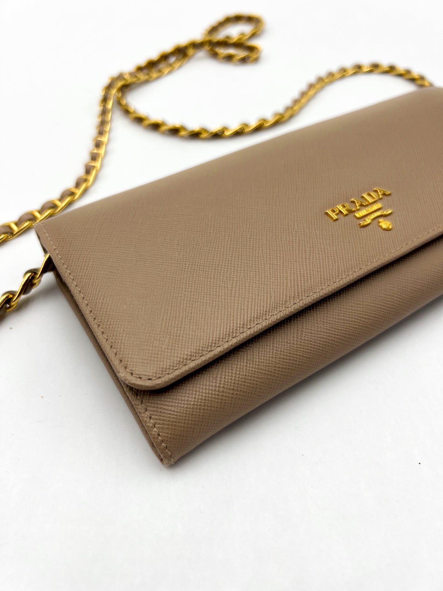 Prada Wallet on Chain