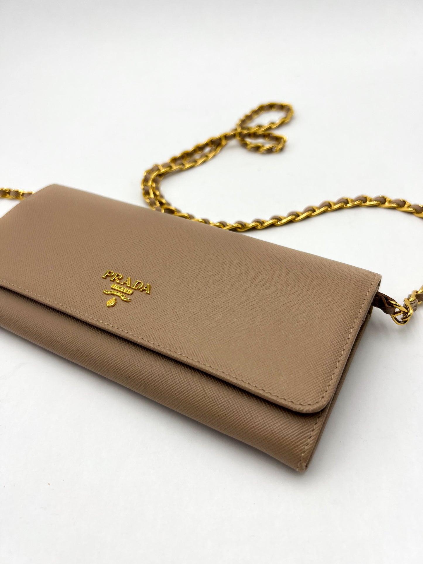 Prada Wallet on Chain