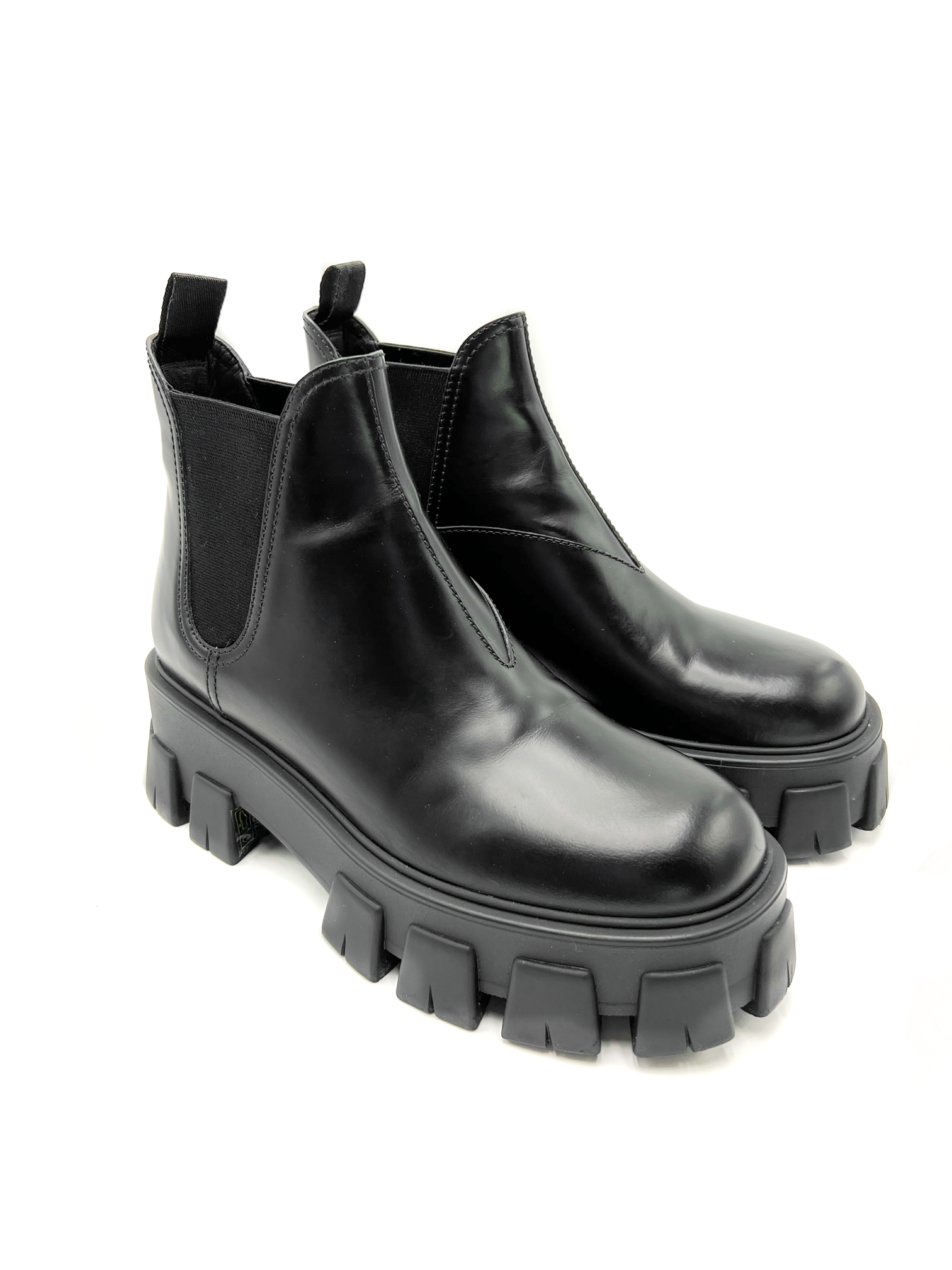 Prada chelsea 2025 boots white
