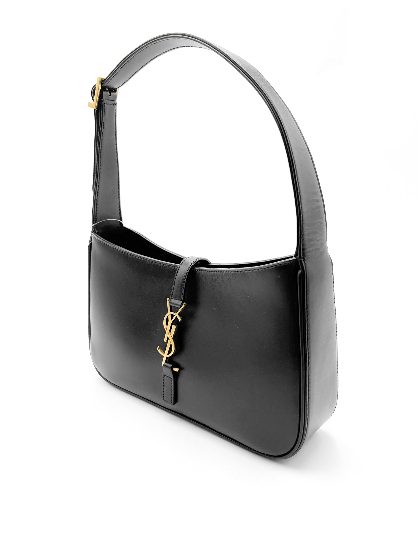 Saint Laurent Le 5 à 7 in smooth leather