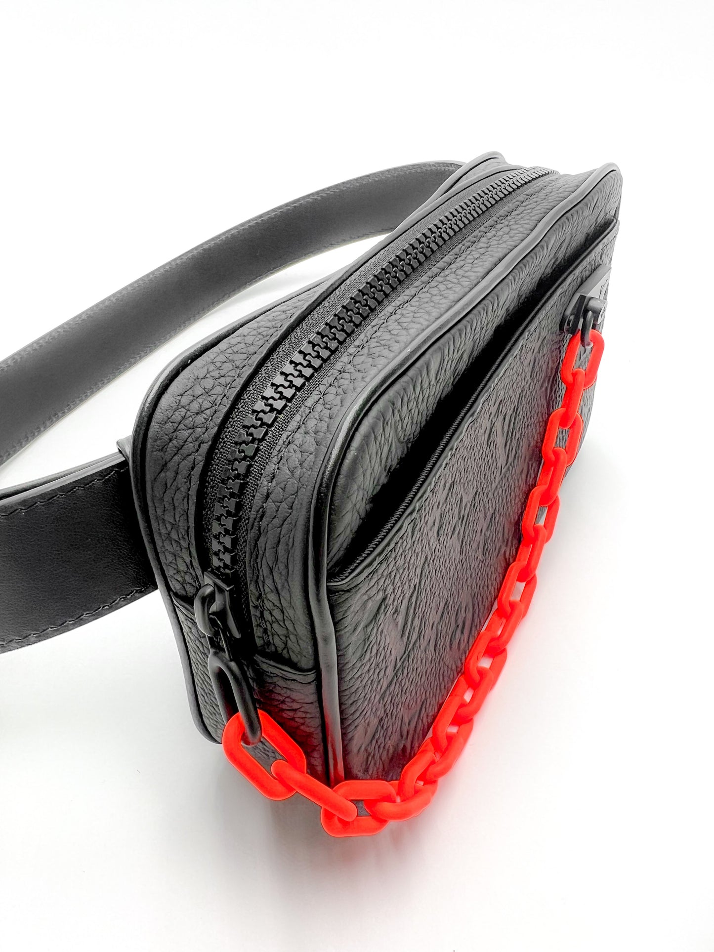 Louis Vuitton Monogram Black Taurillon Monogram Uniformes Solar Ray Soft Pochette