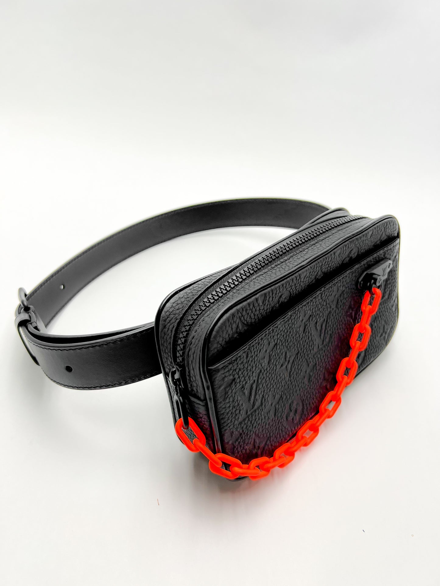 Louis Vuitton Monogram Black Taurillon Monogram Uniformes Solar Ray Soft Pochette
